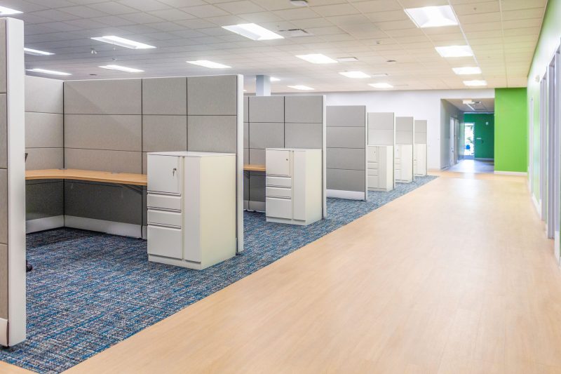 Eco-Friendly Desks for Large Office Spaces